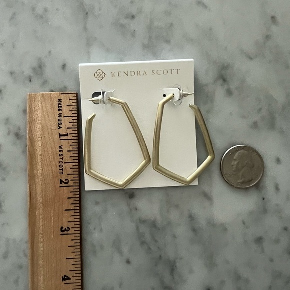 Kendra Scott Lonnie Hoop Earrings in gold (2.3"L) - Picture 2 of 3